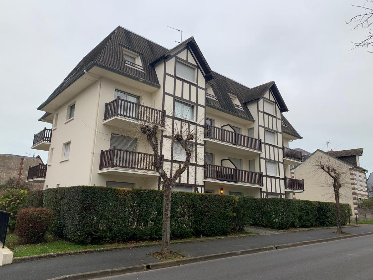 Les Ormes 17 Houlgate Exterior foto